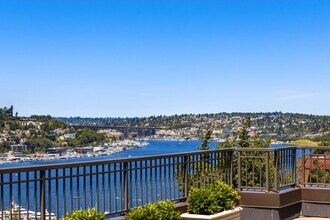 745 Bellevue Ave E in Seattle, WA - Building Photo - Building Photo