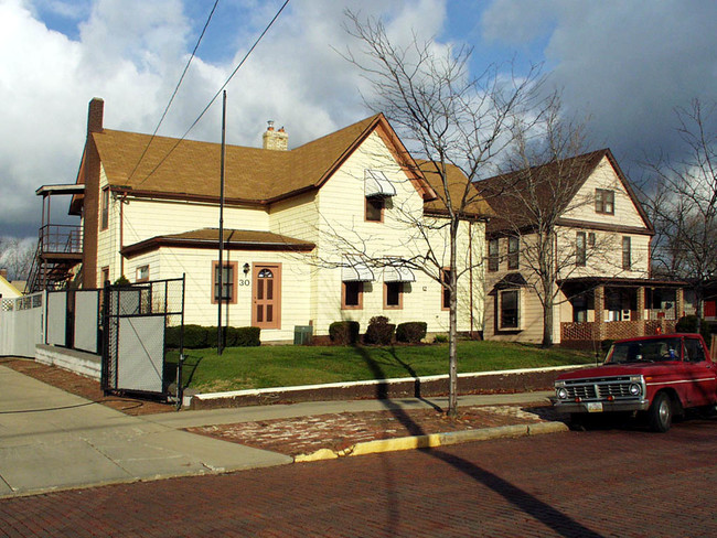 30-36 West St in Akron, OH - Building Photo - Other