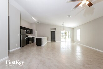 1073 SW Bianca Ave in Port St. Lucie, FL - Building Photo - Building Photo