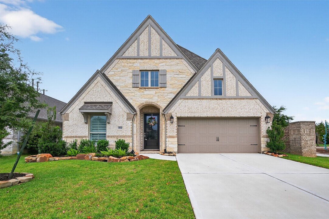 19302 Seabiscuit Stable Trl in Tomball, TX - Building Photo