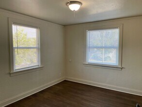 803 W 11th St in Medford, OR - Building Photo - Building Photo
