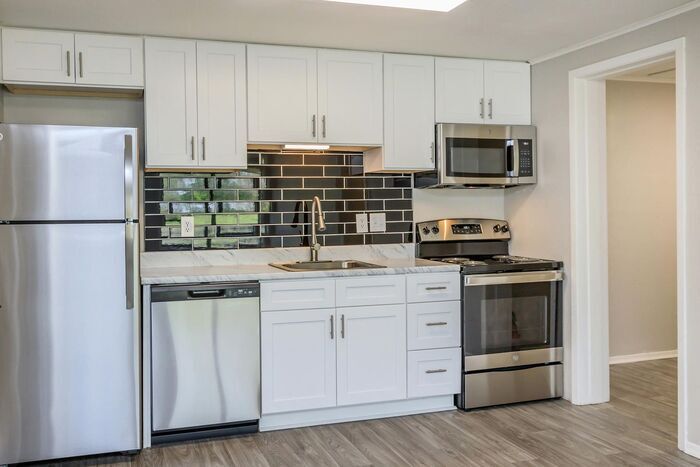 208 Safe Harbor Dr in Goodlettsville, TN - Foto de edificio