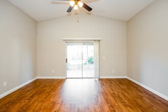 4166 Shadow Creek Cir in Oviedo, FL - Building Photo - Building Photo