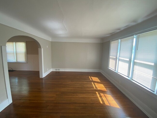 17815 McIntyre St in Detroit, MI - Building Photo - Building Photo