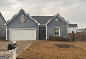 1626 Newport Dr in Bethlehem, GA - Building Photo