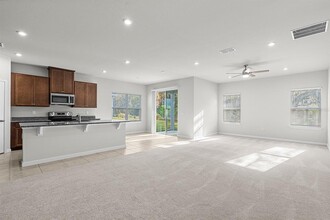 2972 Slough Creek Dr in Kissimmee, FL - Building Photo - Building Photo