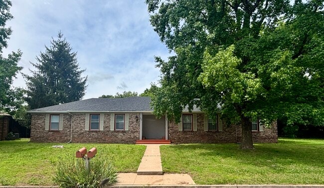 900 E Kirkwood Dr, Unit 902