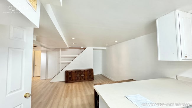 64 Beaucourt Rd in Hamilton, ON - Building Photo - Building Photo