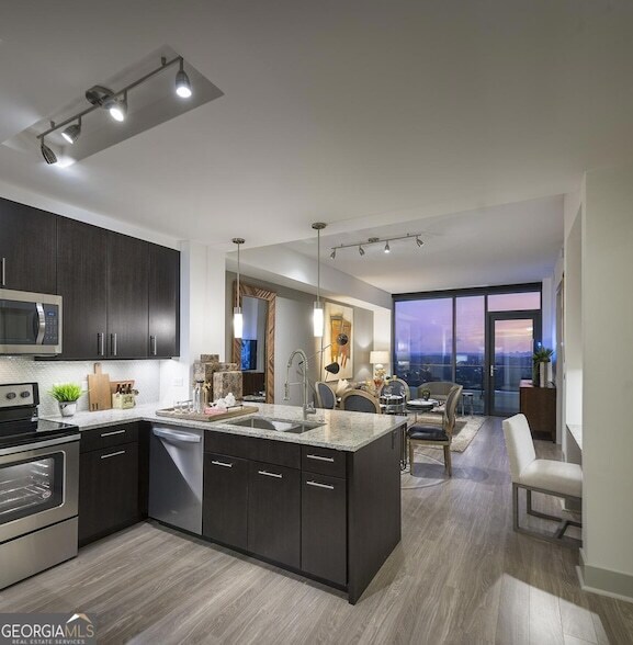3150 Roswell Rd NW, Unit 1918 in Atlanta, GA - Building Photo