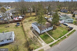 4 Coville Dr in Pemberton Township, NJ - Building Photo - Building Photo