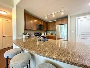 25 Stonehaven Dr in Weymouth, MA - Foto de edificio - Building Photo