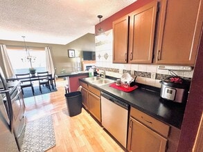 8174 Middletown Rd in Spring Lake Park, MN - Building Photo - Building Photo