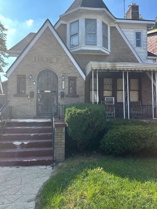 16531 Kentucky St in Detroit, MI - Foto de edificio