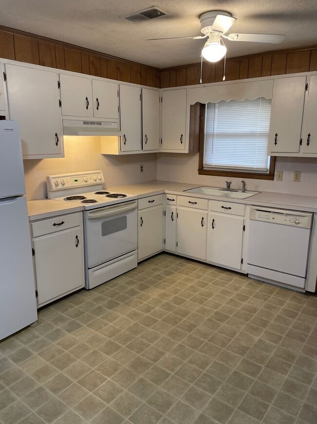 2123 S Union Grove Rd in Lexington, NC - Building Photo - Building Photo