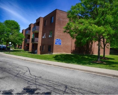 Wendy Court in Cambridge, ON - Building Photo - Building Photo