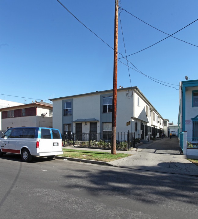 1212 Berendo St in Los Angeles, CA - Building Photo