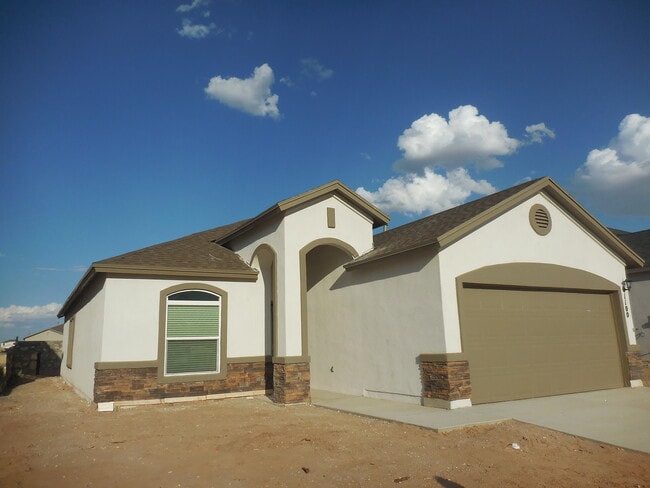 1100 Summer Night Pl in Horizon City, TX - Building Photo - Building Photo