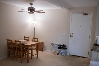 8308 Regents Rd, Unit 3A in San Diego, CA - Building Photo - Building Photo