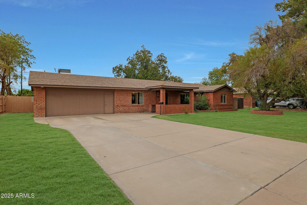 2226 E Fairmount Ave in Phoenix, AZ - Foto de edificio