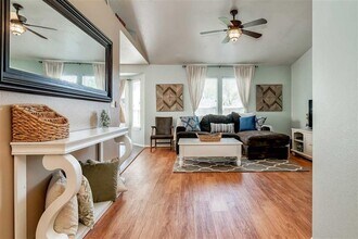 327 W Hesston St in Kuna, ID - Building Photo - Building Photo