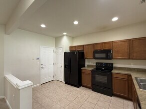 6881 Woody Vine Dr in Jacksonville, FL - Building Photo - Building Photo