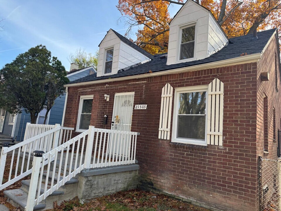 21505 Bennett St in Detroit, MI - Building Photo