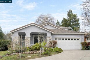 350 Caroni St in Walnut Creek, CA - Building Photo