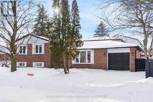 246 Hodgson Dr in Newmarket, ON - Building Photo
