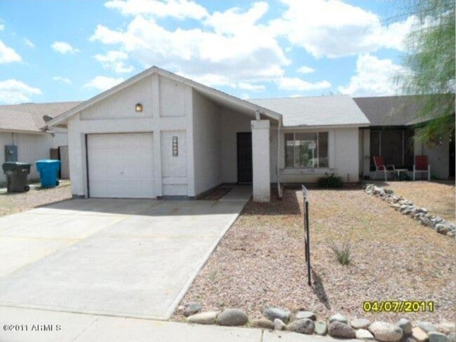 property at 3033 W Irma Ln