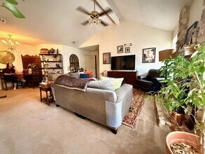 16704 Whitebrush Loop in Austin, TX - Foto de edificio - Building Photo