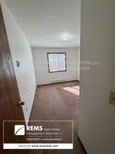 554 E Slifer St, Unit 3 in Portage, WI - Building Photo - Building Photo