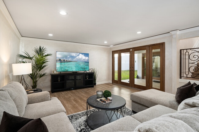 22711 Margarita Dr in Los Angeles, CA - Building Photo - Building Photo