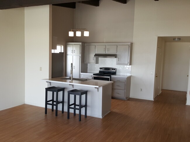 296 Hermosa Ave in Hermosa Beach, CA - Foto de edificio - Building Photo