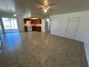 3024 E Waltann Ln, Unit UNIT # 3 in Phoenix, AZ - Building Photo - Building Photo