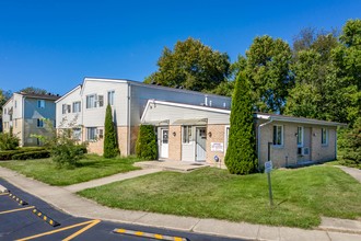 Meadow of Xenia in Xenia, OH - Foto de edificio - Building Photo