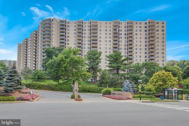 property at 307 Yoakum Pkwy