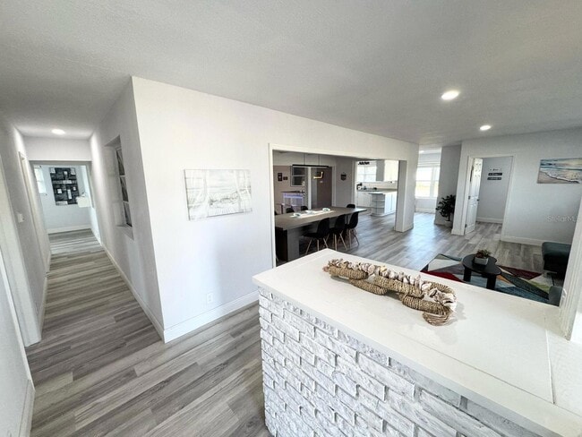 2326 S Peninsula Dr in Daytona Beach, FL - Building Photo - Building Photo