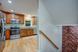 8 High St, Unit F2 in Acton, MA - Building Photo - Building Photo