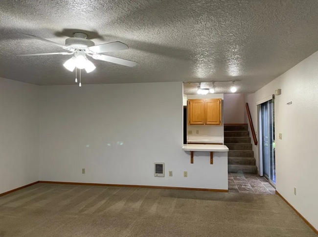property at 2624-2624 E 6th St