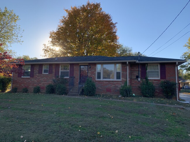 276 Bonnasprings Dr in Hermitage, TN - Building Photo - Building Photo