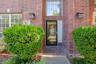 2404 Heather Glen Dr in Plano, TX - Building Photo - Building Photo