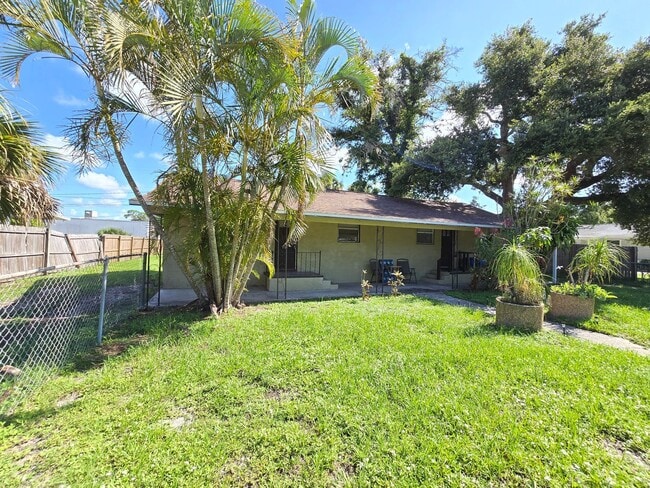 property at 2029 Palm Terrace
