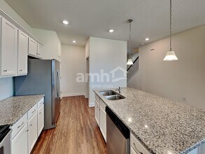 528 Pine Terrace Dr in Ruskin, FL - Building Photo - Building Photo