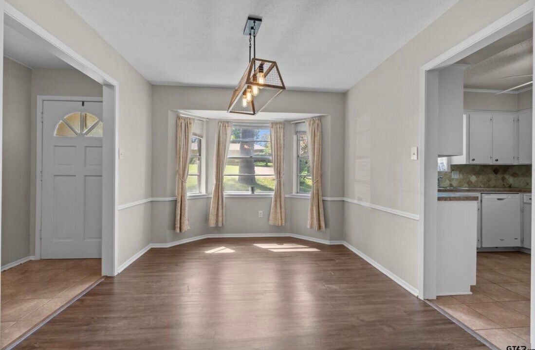 2020 S Tipton Ave in Tyler, TX - Building Photo