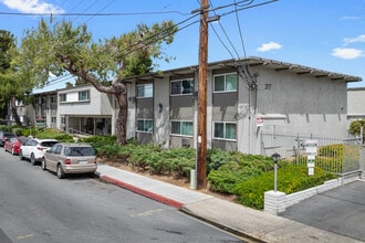 Anniversary Apartments in El Cajon, CA - Foto de edificio - Building Photo