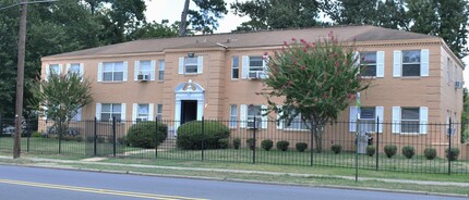 Oak Meadows Apartments in Shreveport, LA - Foto de edificio - Building Photo