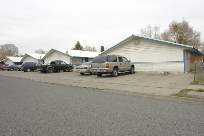 1311-1317 Cherry Ave in Yakima, WA - Building Photo - Building Photo