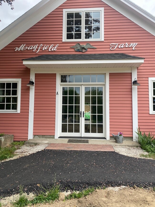 40 Tainter Hill Rd, Unit A in Millbury, MA - Building Photo - Building Photo