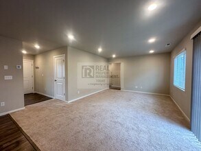 10707 183rd St E in Puyallup, WA - Building Photo - Building Photo