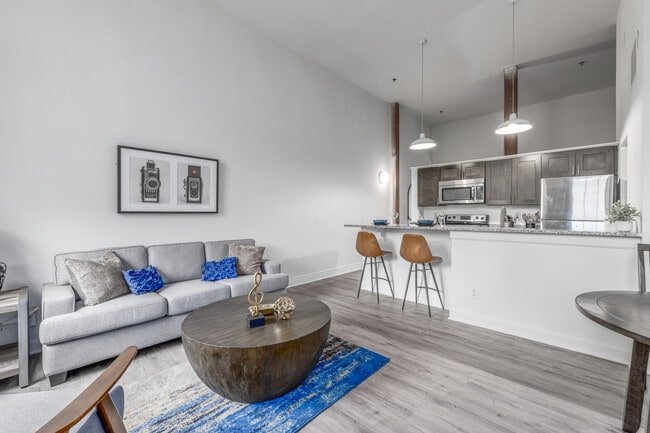 Sail Cloth Factory Apartments in Baltimore, MD - Foto de edificio - Interior Photo